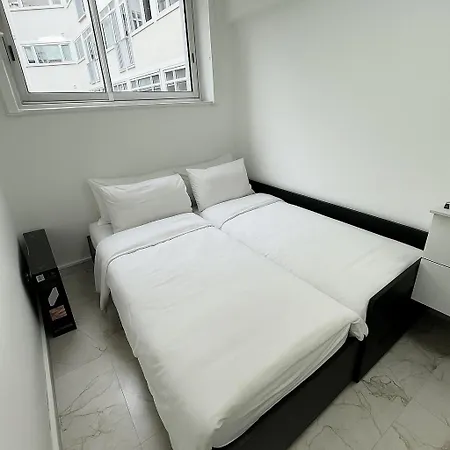Appartamento 16, Lux - Steps From Metro 9! *